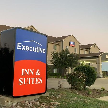 Executive Inn & Suites Marlin Ngoại thất bức ảnh