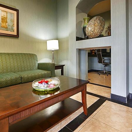 Executive Inn & Suites Marlin Ngoại thất bức ảnh