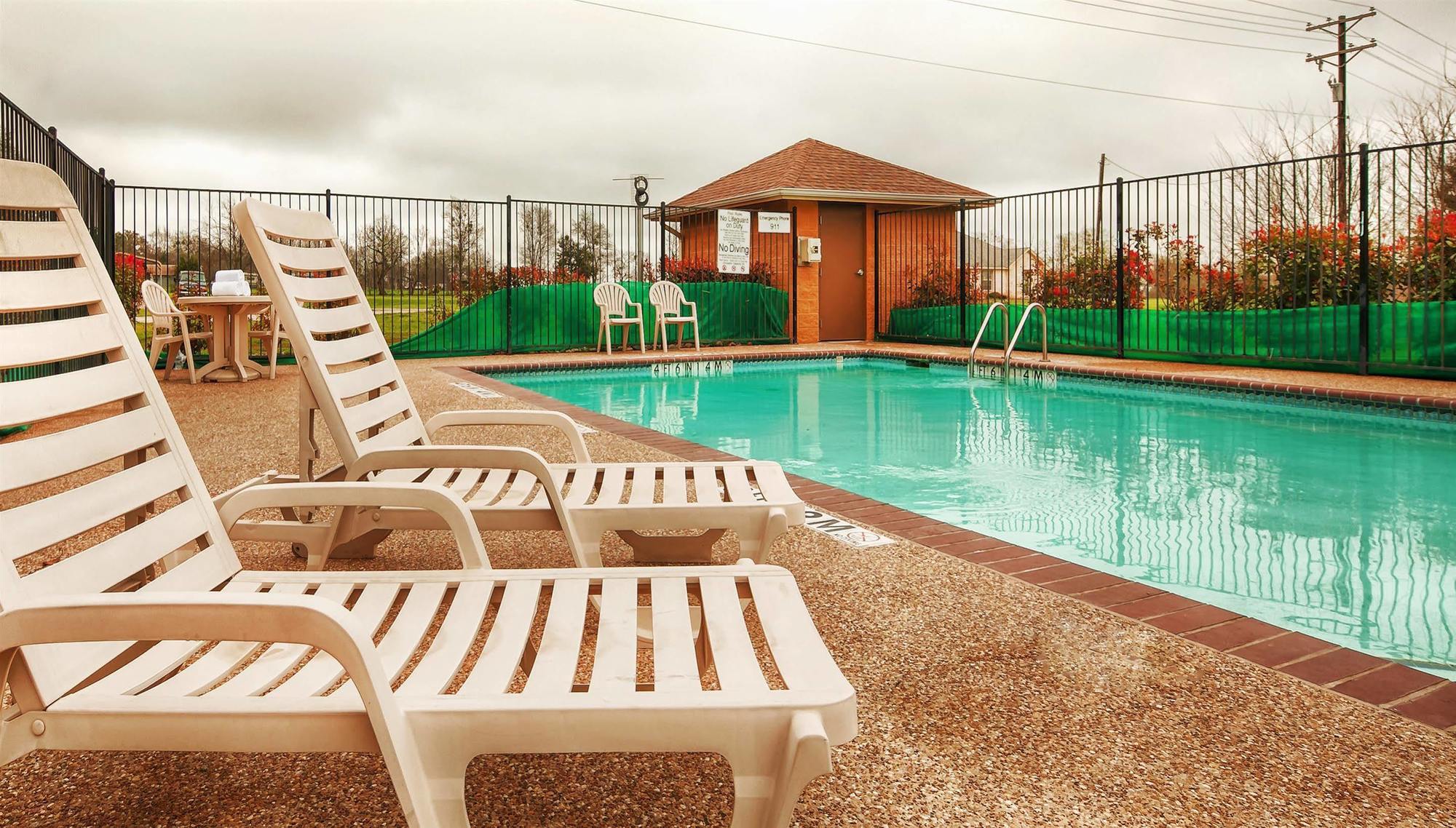 Executive Inn & Suites Marlin Ngoại thất bức ảnh