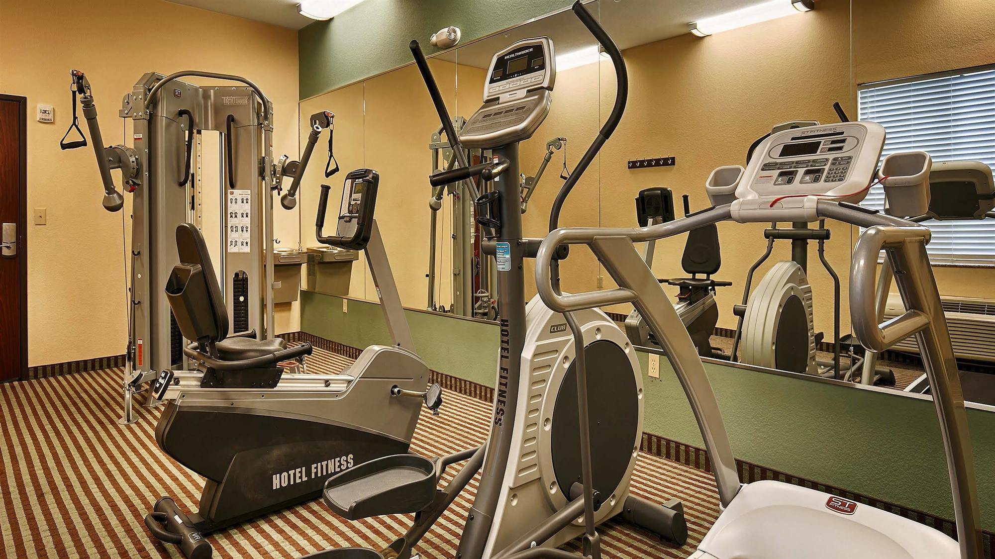Executive Inn & Suites Marlin Ngoại thất bức ảnh